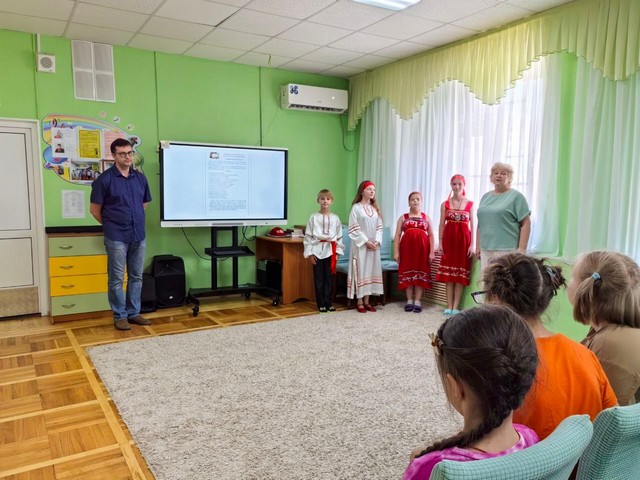 Занятие «Славянское чудо – русская речь» со старшими воспитанниками сопровождалось интерактивными играми и викторинами, посвященными славянской азбуке и истории письменности
