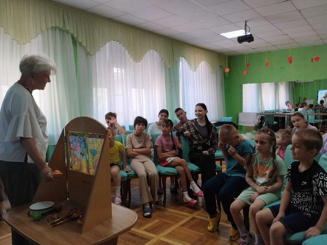Квест сочетает в себе элементы викторин и музыкальных фрагментов, чтобы участники могли раскрыть свои слуховые навыки и знания о музыкальных инструментах