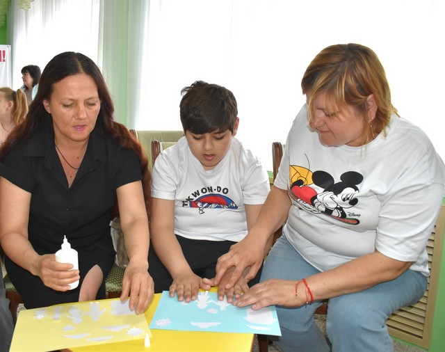Воспитание чувства любви и гордости за свою семью, уважения к родителям и семейным традициям является неотъемлемой частью формирования личности ребенка